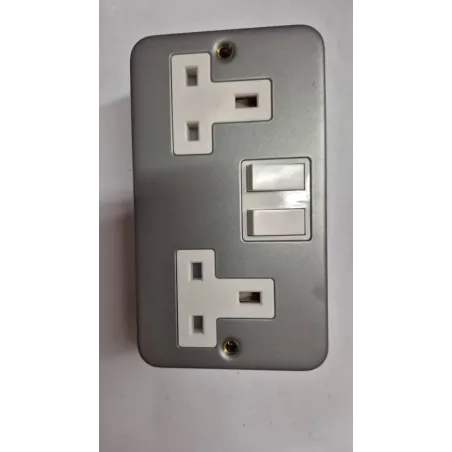 Industrial Switch Plug 6X3 Duo 13A Sq, Watford - Cashbuild